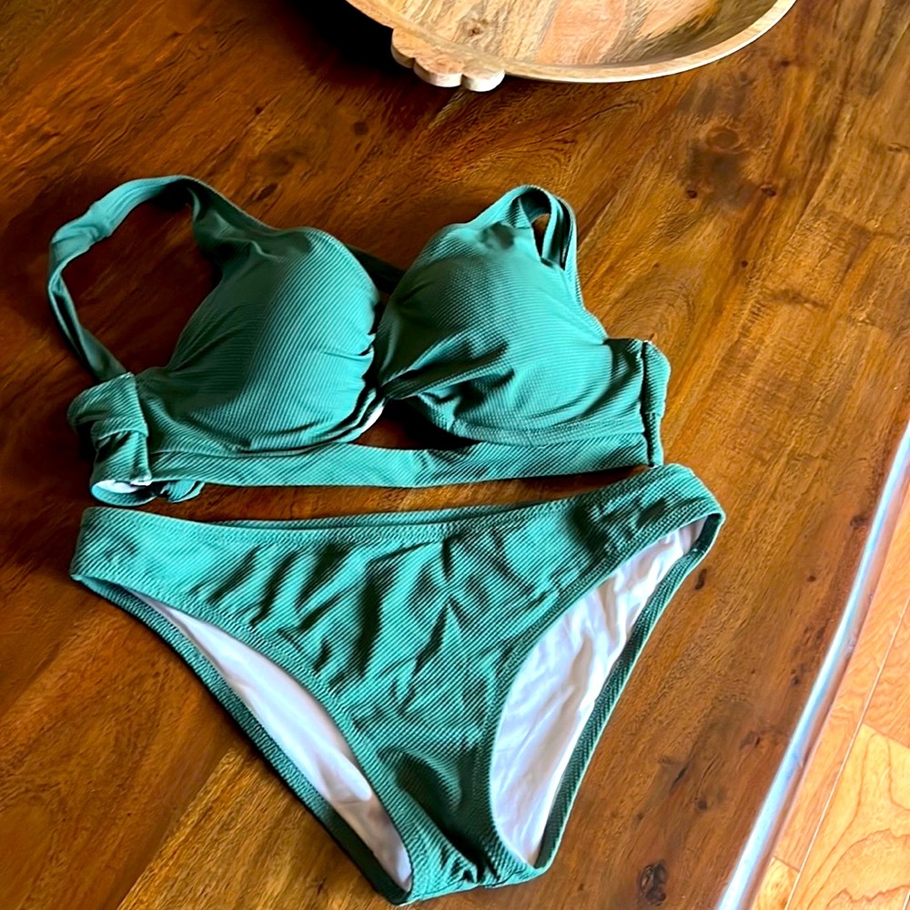 NWOT Shade and Shore Bikini